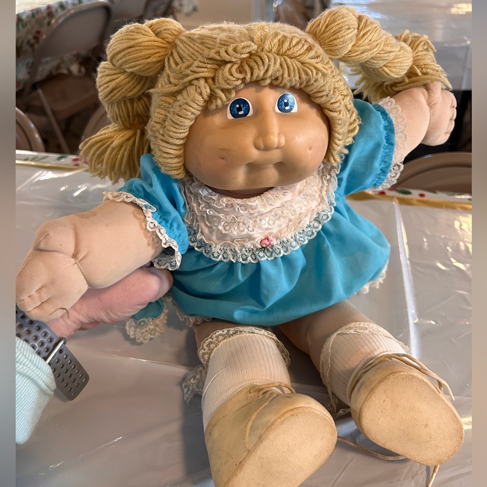Cabbage Patch Girl 1982 Blonde Hair Blue Eyes Dimples original clothes